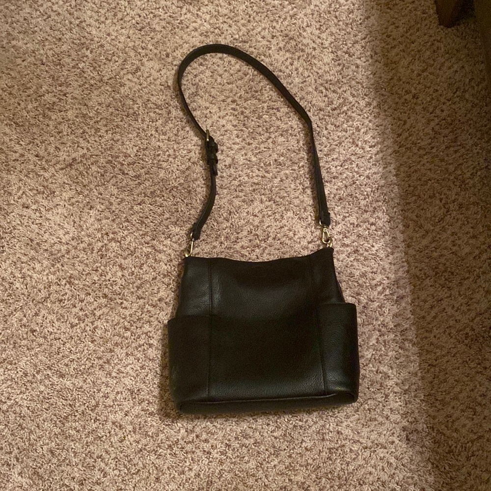 black crossbody bag